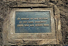 Newington Cemetery: pioneers plaque